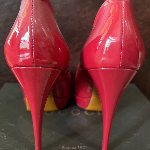 GUCCI Vernice Crystal New Raspberry Patton Leather Peep Toe Heels - EUC - Picture 5 of 12